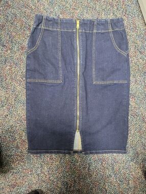G by Giuliana Navy Denim Pencil Skirt with Front Gold Zip